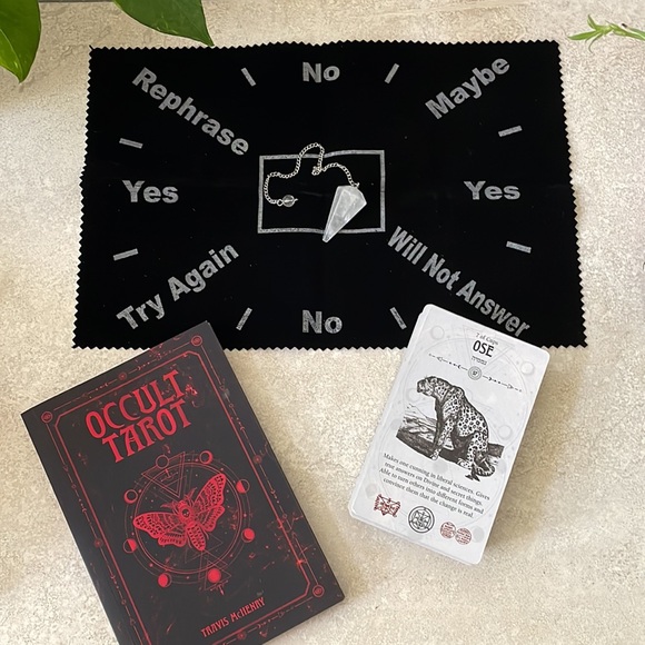 ROCKPOOL Occult Tarot Deck by Travis McHenry - 78 cards and 103 page manual - Picture 2 of 6